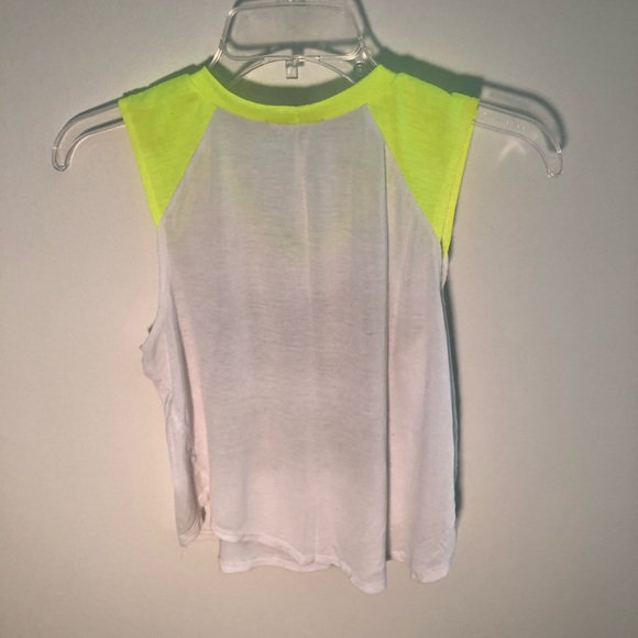 M Charlotte Russe Pineapple Top - Picture 4 of 4